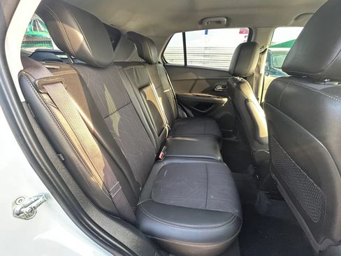 Used 2020 Chevrolet Trax LT w/ LT Convenience Package FWD image 15