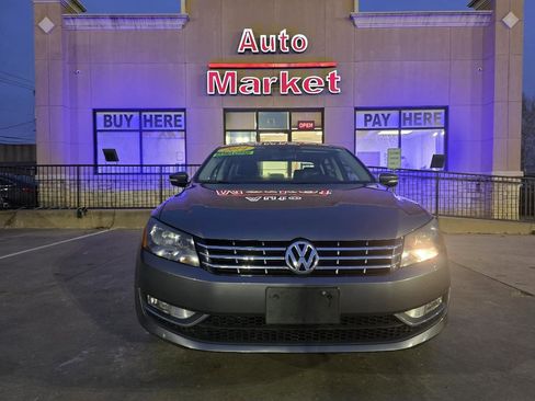 Used 2014 Volkswagen Passat TDI SE image 2