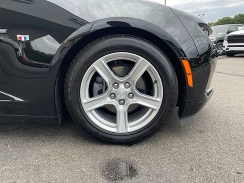 Used 2020 Chevrolet Camaro LT RWD image 31