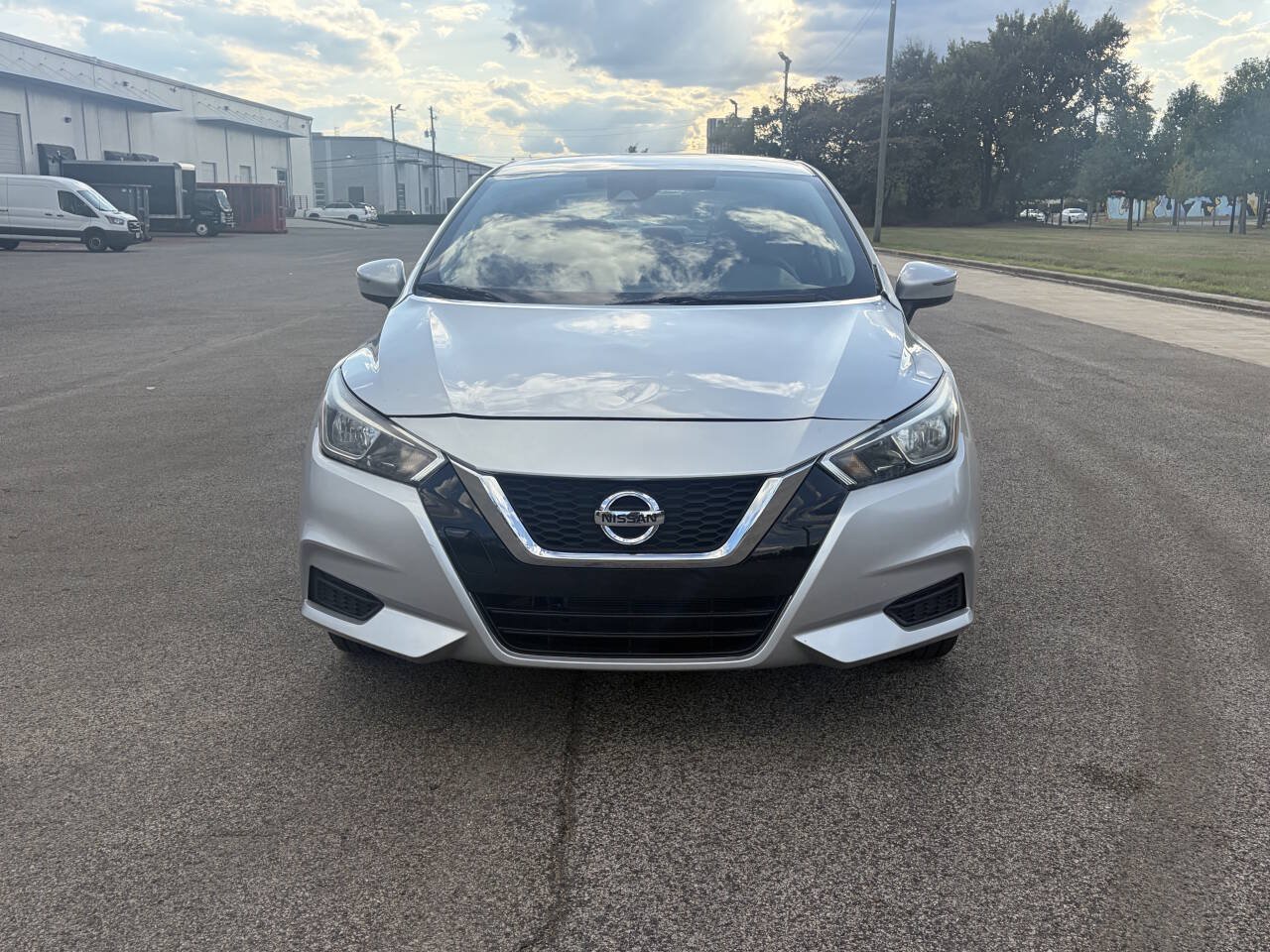 Used 2021 Nissan Versa SV FWD image 4