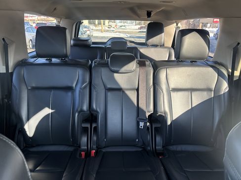 Used 2022 Ford Expedition Max XLT image 7