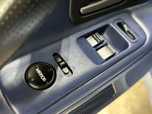 Used 2005 Honda S2000 image 18