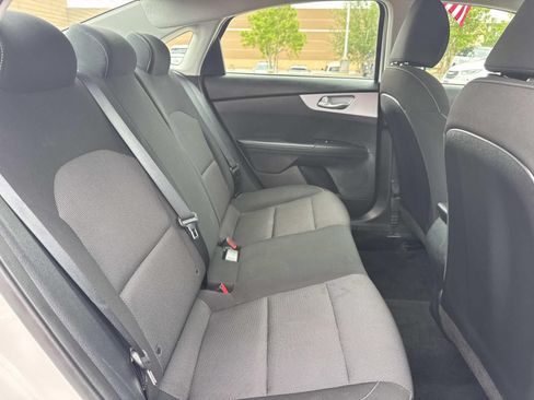 Used 2024 Kia Forte LXS FWD image 9