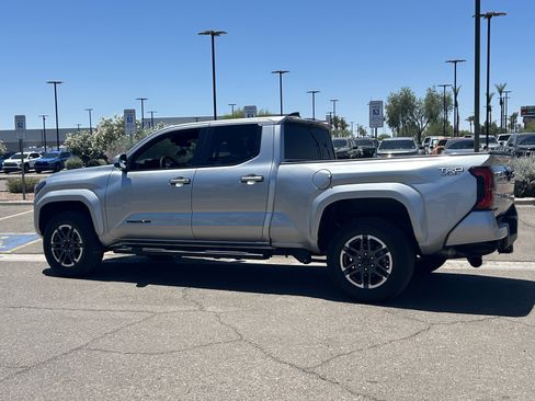 Used 2025 Toyota Tacoma TRD Sport AWD/4WD image 3