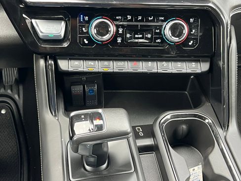 Used 2022 GMC Sierra 1500 AT4X image 34