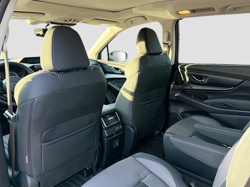 Used 2022 Subaru Ascent Onyx Edition image 6