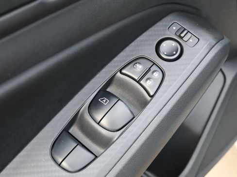 Used 2024 Nissan Altima 2.5 SV FWD image 25