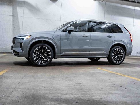 New 2026 Volvo XC90 T8 Ultra w/ Protection Package Premier AWD/4WD image 3