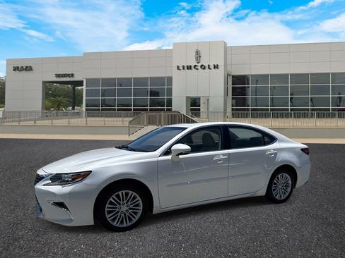 Used 2017 Lexus ES 350 w/ Premium Package FWD image 7
