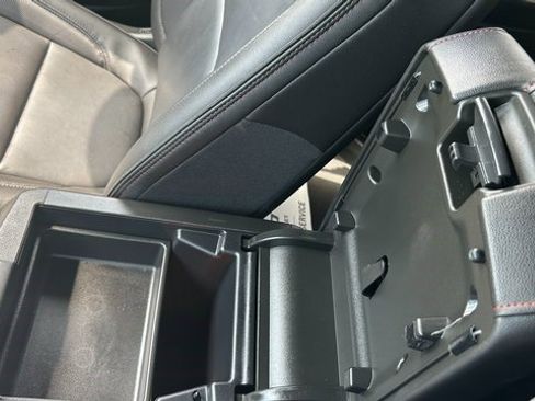 Certified 2023 Chevrolet Traverse RS image 30