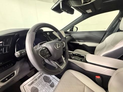 Certified 2025 Lexus RX 350 w/ Convenience Package AWD/4WD image 4