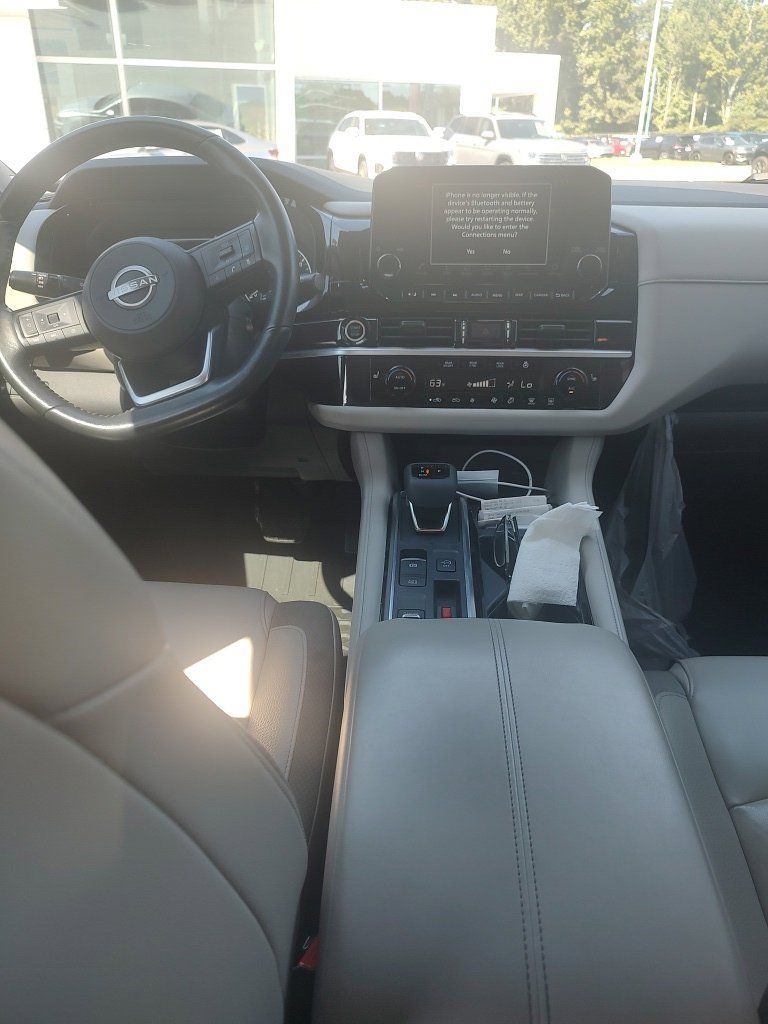 Used 2022 Nissan Pathfinder SL w/ SL Premium Package FWD image 7