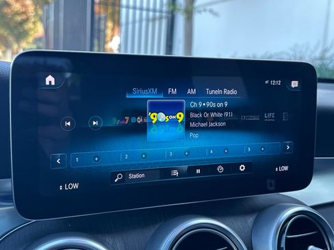 Used 2022 Mercedes-Benz GLC 300 4MATIC image 18