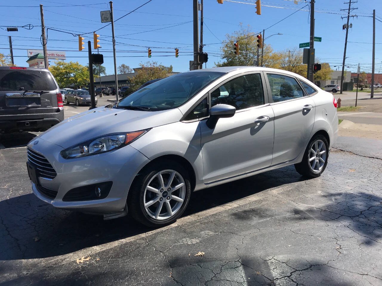 Used 2019 Ford Fiesta SE w/ Equipment Group 201A FWD image 4