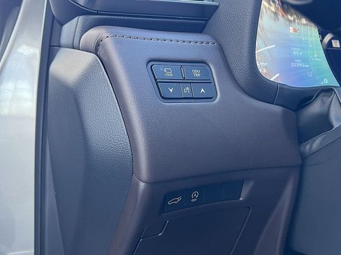 Used 2023 Lexus LX 600 4WD w/ Accessory Package (Z1) image 24