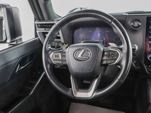 Used 2024 Lexus GX 550 w/ Accessory Package (Z1) AWD/4WD image 13