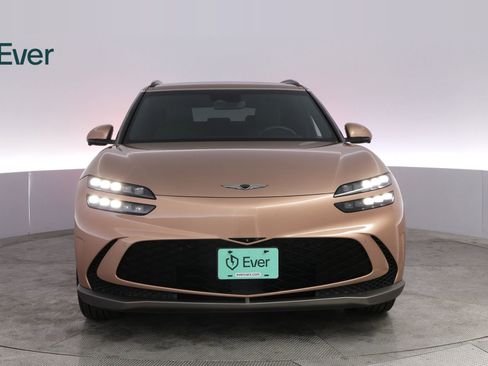 Used 2023 Genesis GV60 Performance image 12