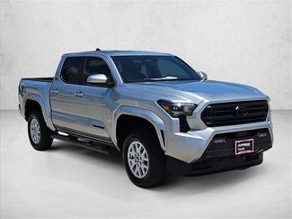 Used 2025 Toyota Tacoma SR5 AWD/4WD video 3