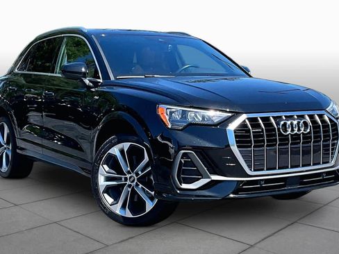 Used 2021 Audi Q3 2.0T Premium w/ Convenience Package AWD/4WD image 3