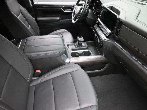 Used 2024 Chevrolet Silverado 1500 LTZ image 7