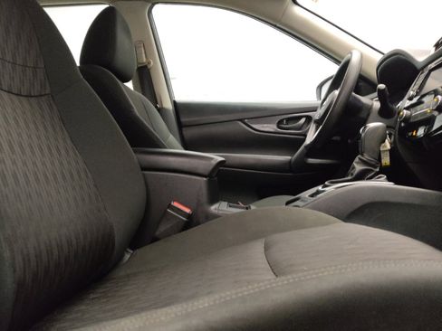 Used 2020 Nissan Rogue S FWD image 21