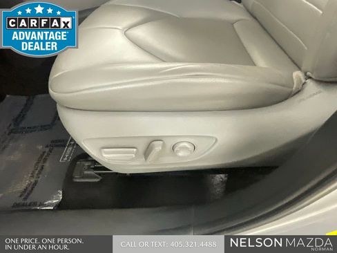 Used 2021 Toyota Highlander XLE AWD/4WD image 25