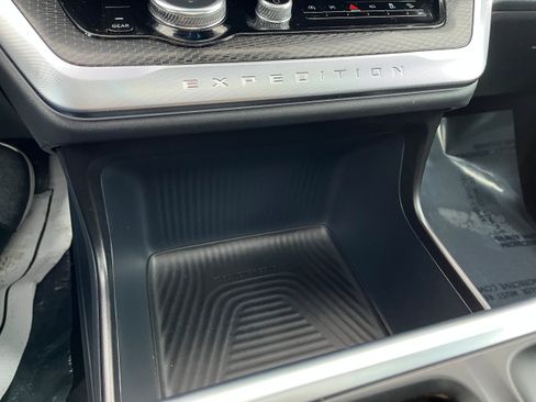 Used 2025 Ford Expedition Platinum w/ Stealth Performance Package image 22