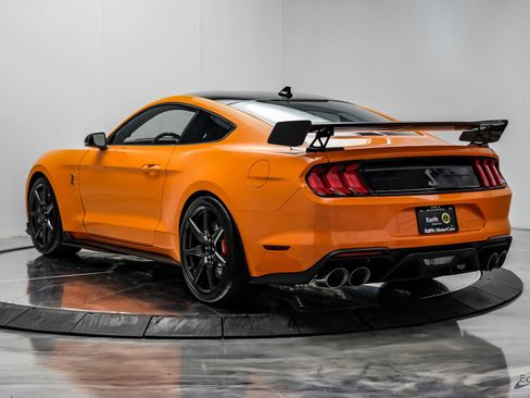 Used 2021 Ford Mustang Shelby GT500 w/ Carbon Fiber Track Pack image 11