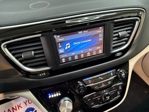 Used 2020 Chrysler Pacifica Touring w/ Cold Weather Group image 21