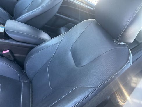 Used 2016 Ford Fusion Titanium image 3