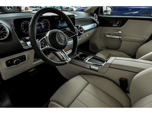 New 2026 Mercedes-Benz GLB 250 4MATIC image 6