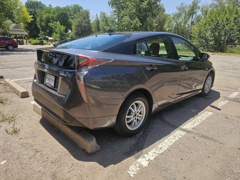Used 2016 Toyota Prius Three FWD image 5
