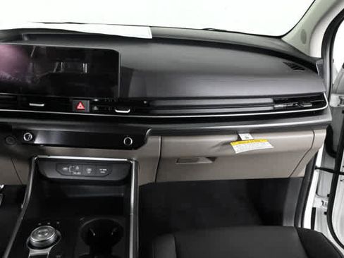 New 2026 Kia Carnival LXS image 14