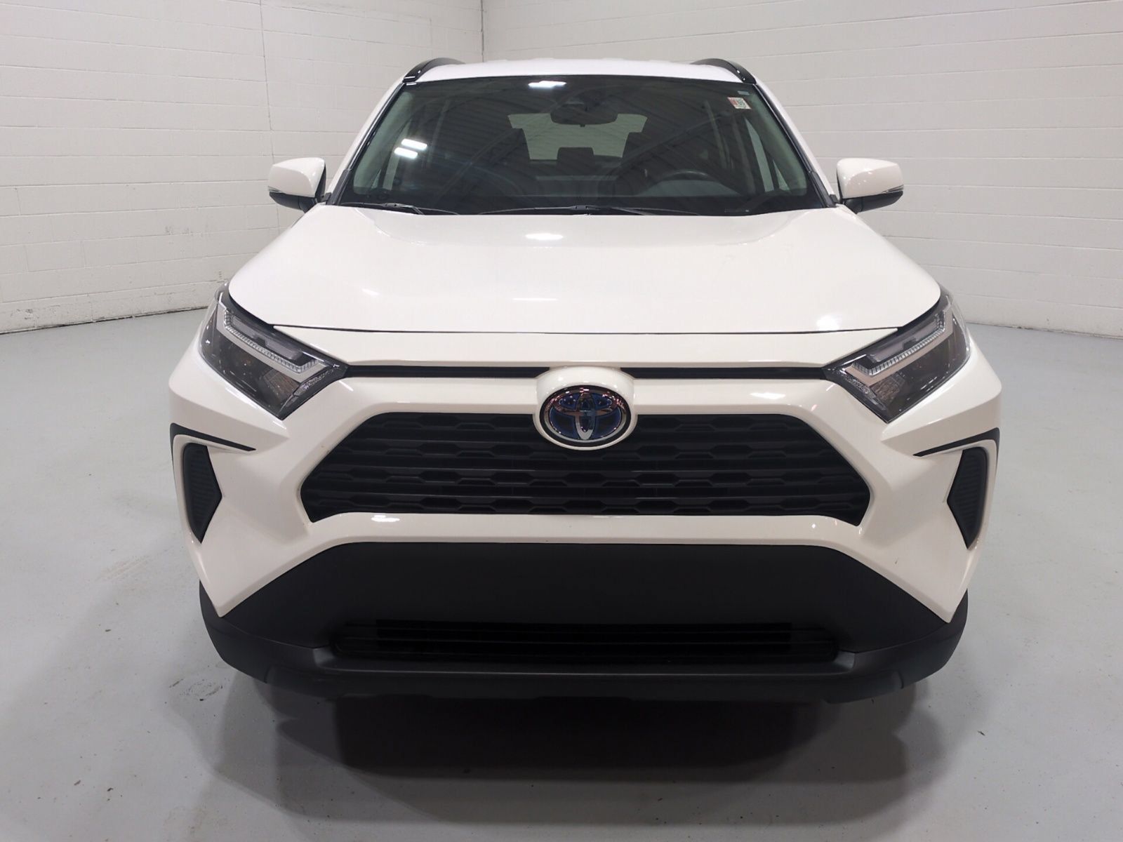 Used 2024 Toyota RAV4 XLE AWD/4WD image 9