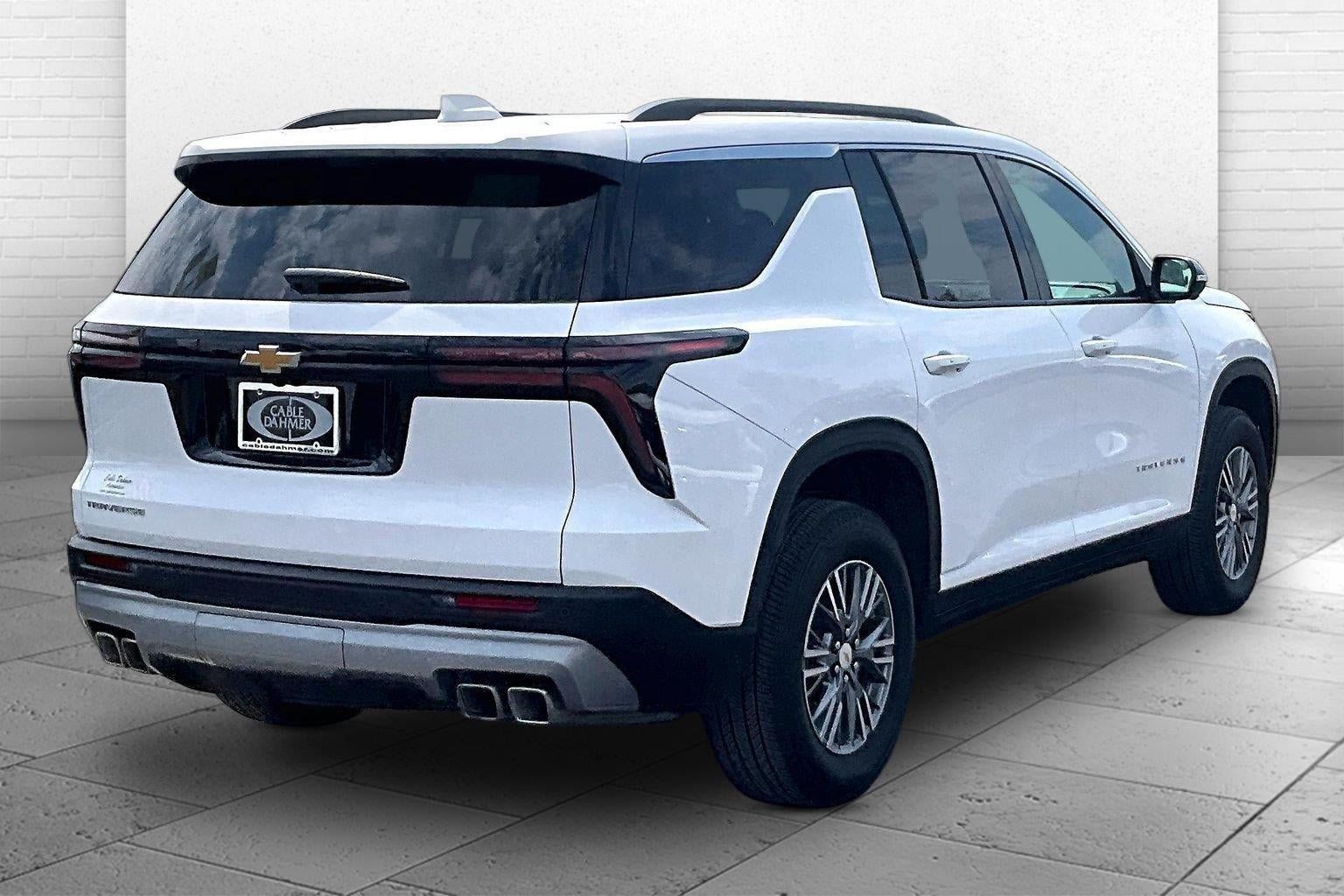 Used 2026 Chevrolet Traverse LT w/ Driver Confidence Package FWD image 14