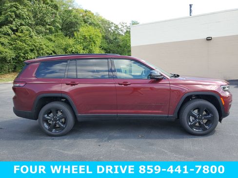 New 2025 Jeep Grand Cherokee L Limited w/ Luxury Tech Group II AWD/4WD image 3