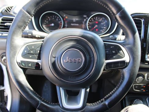 Used 2018 Jeep Compass Limited w/ Safe & Security Group AWD/4WD image 27