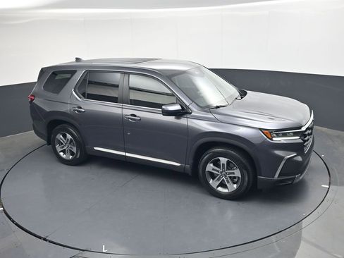 Certified 2025 Honda Pilot EX-L image 18