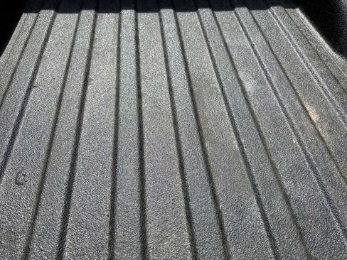 Used 2022 Jeep Gladiator Sport image 7