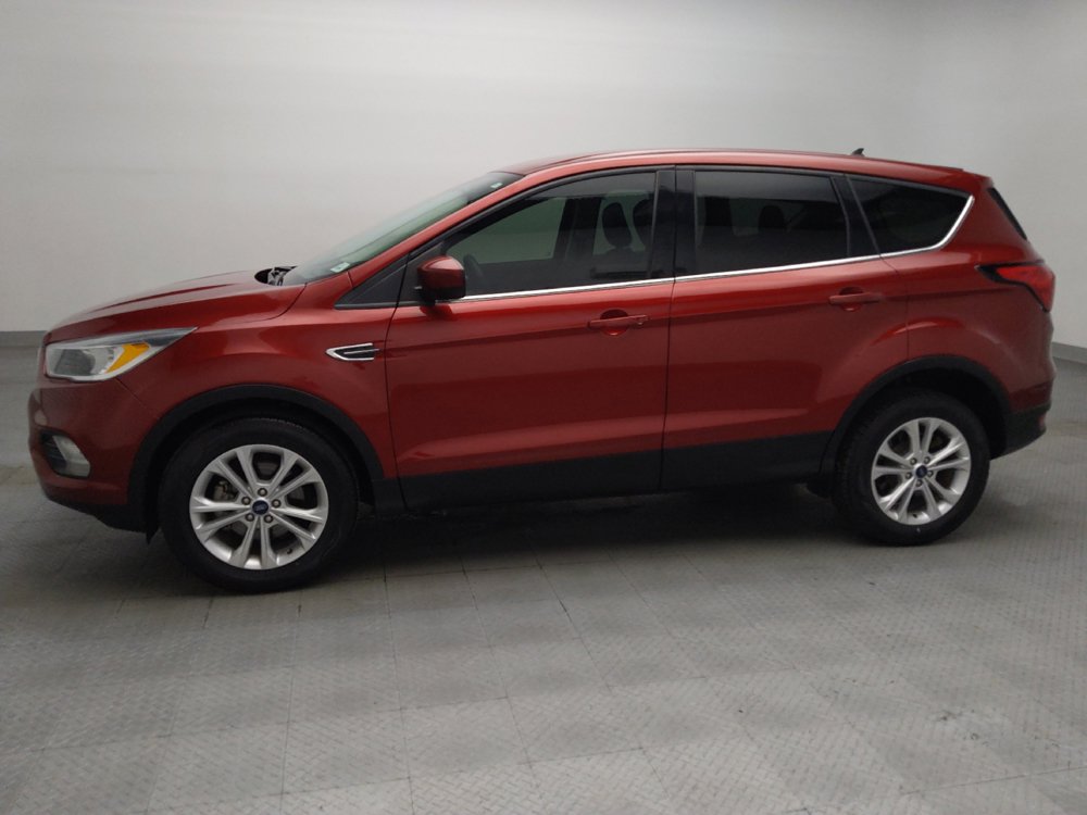 Used 2019 Ford Escape SE FWD image 2