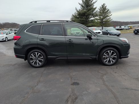 Used 2022 Subaru Forester Limited image 6