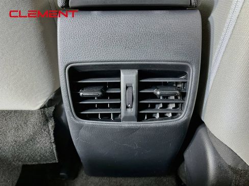 Used 2022 Toyota Corolla Cross L FWD image 32