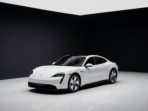 Used 2023 Porsche Taycan w/ Premium Package image 4