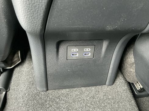 Certified 2025 Toyota Prius XLE image 30