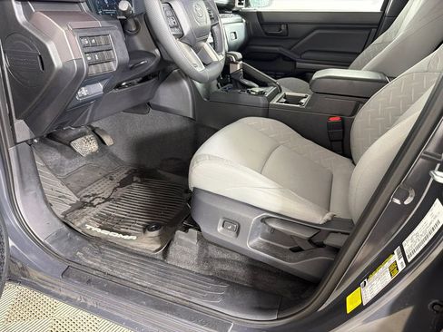 Used 2025 Toyota Tacoma SR5 w/ SR5 Upgrade Package AWD/4WD image 9