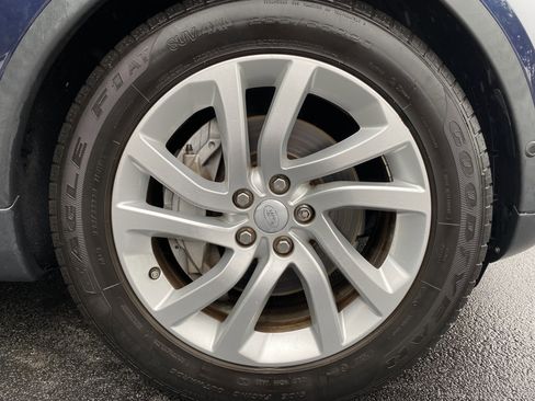 Used 2018 Land Rover Discovery HSE AWD/4WD image 11