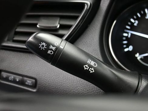 Used 2018 Nissan Rogue S image 23