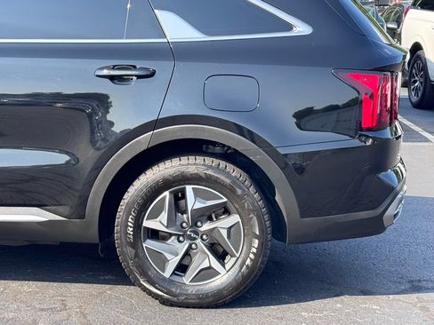 Used 2022 Kia Sorento S FWD image 35