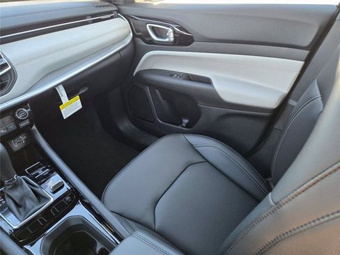 New 2026 Jeep Compass Limited AWD/4WD image 40