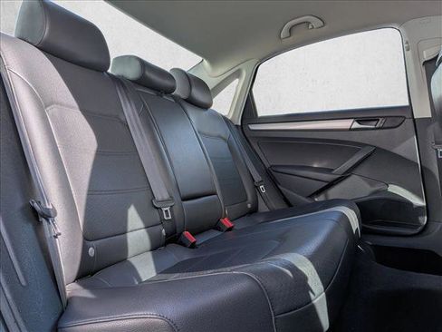 Used 2014 Volkswagen Passat 1.8T Wolfsburg Edition image 18